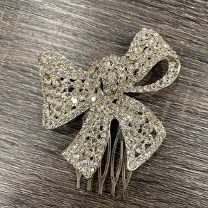 Sparkling Silver Bow Hair Accessory‎